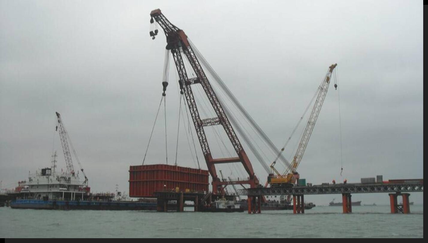 2014年11月，”盐交8”吊装钢套箱